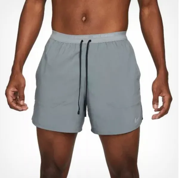 Nike Stride 5" Shorts smoke gray