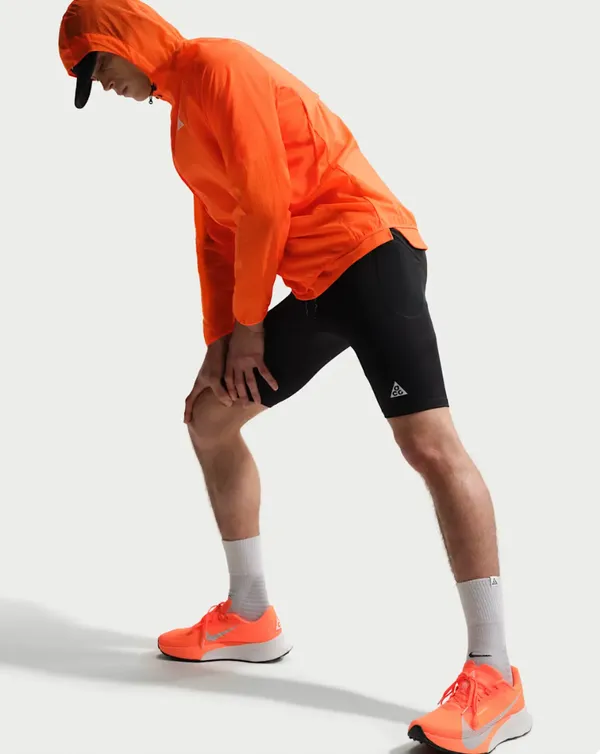 Nike acg LAVA LOOP HALF T black